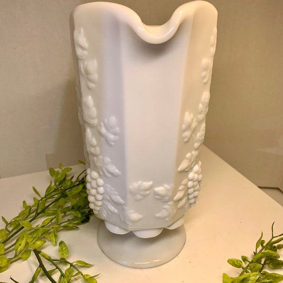 Vintage Westmoreland Paneled Grape White Milk Glass Pitcher - Picture 4 of 5